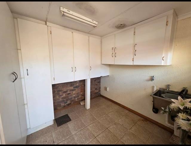 2 BEDROOM TOWNHOUSE FOR SALE IN RANDPOORT